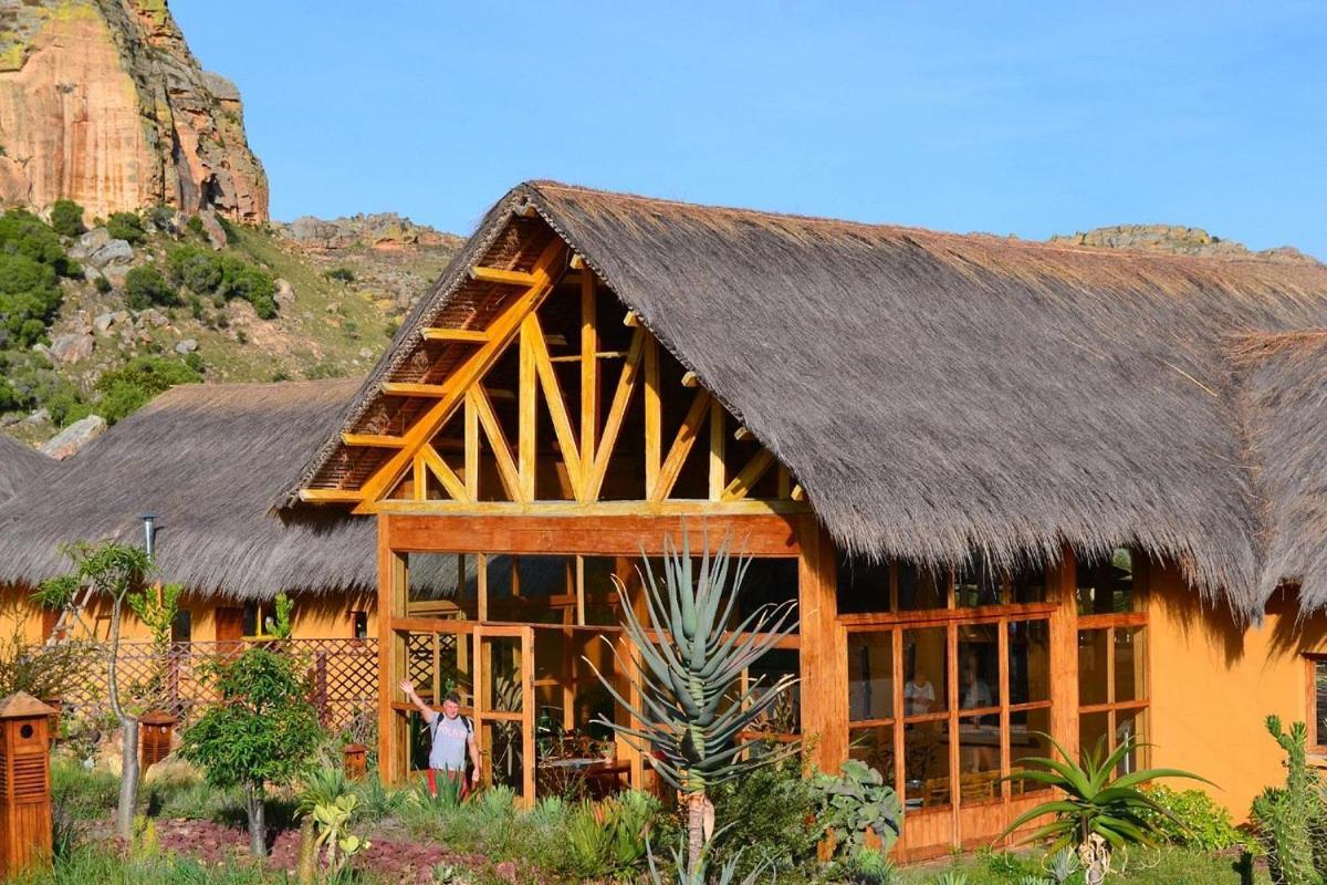 Satrana Lodge Ranohira Extérieur photo