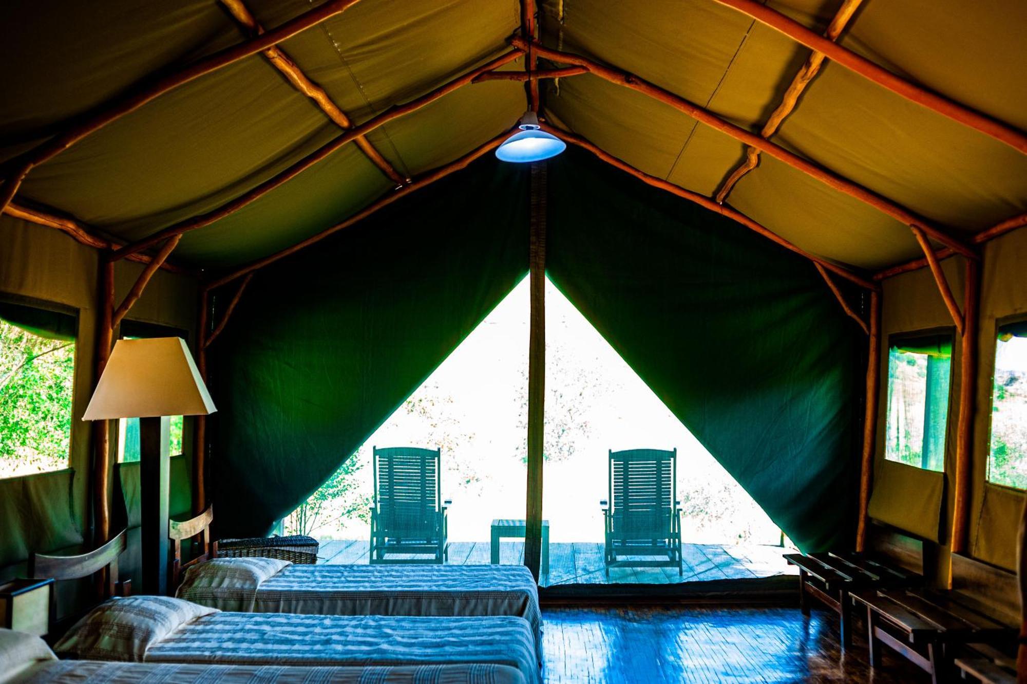 Satrana Lodge Ranohira Extérieur photo