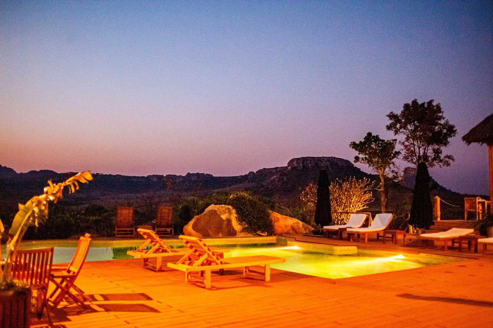 Satrana Lodge Ranohira Extérieur photo