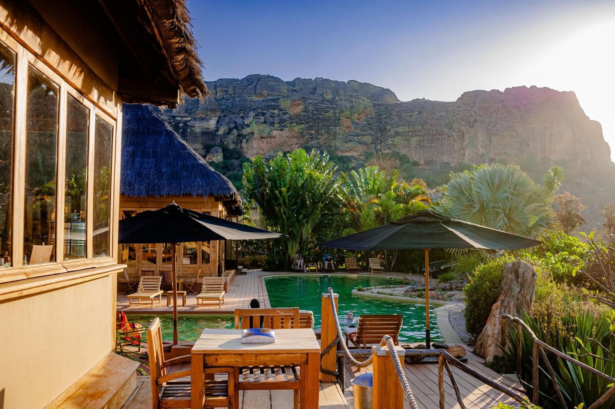 Satrana Lodge Ranohira Extérieur photo